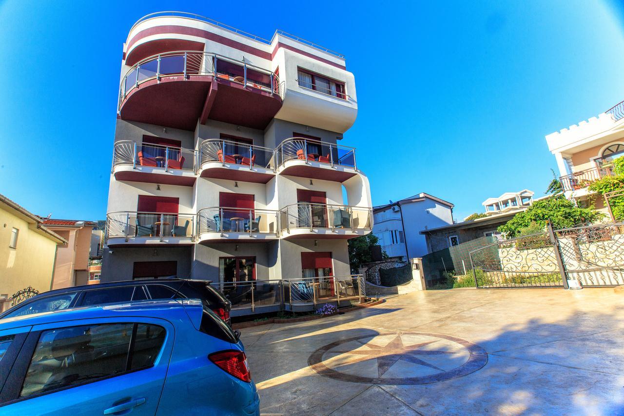 Compass Aparthotel Добра Вода Екстер'єр фото