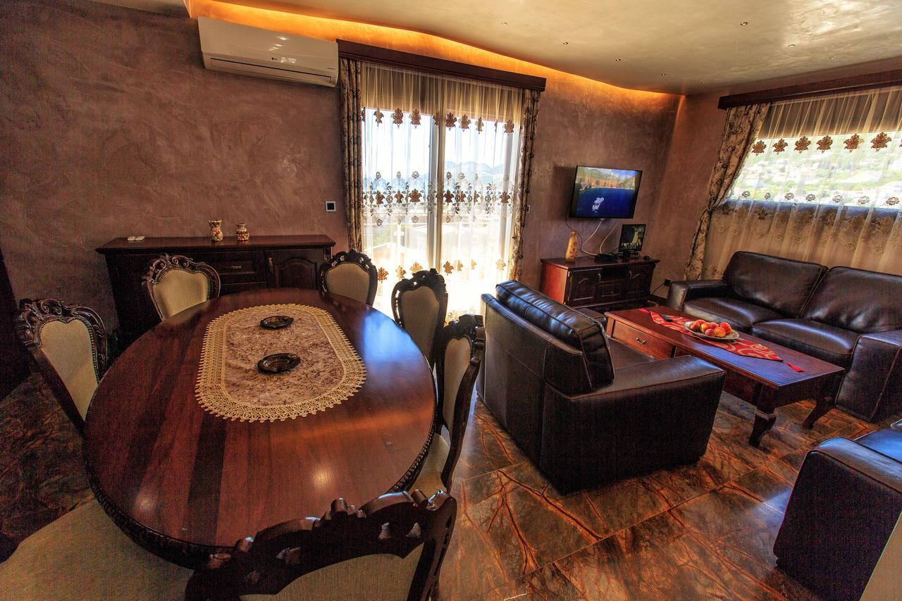 Compass Aparthotel Добра Вода Екстер'єр фото
