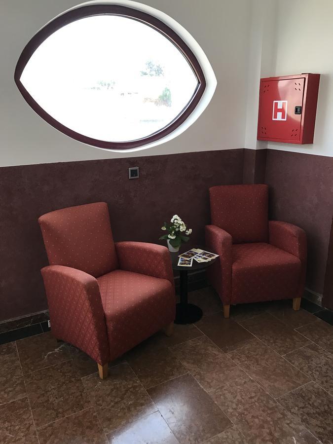 Compass Aparthotel Добра Вода Екстер'єр фото