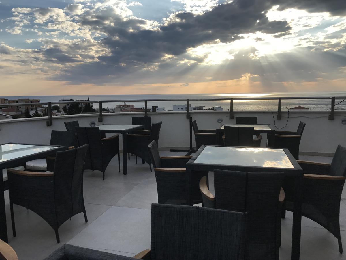 Compass Aparthotel Добра Вода Екстер'єр фото