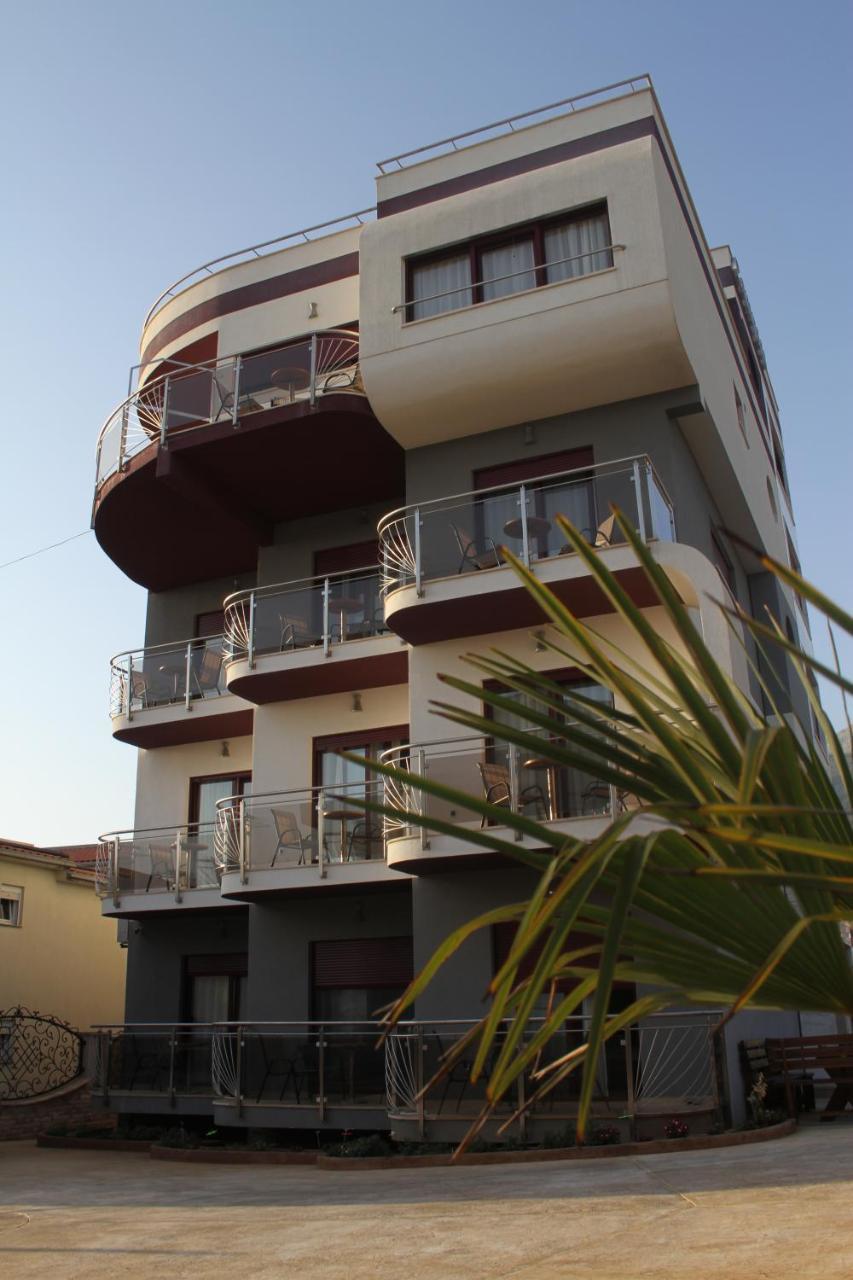Compass Aparthotel Добра Вода Екстер'єр фото