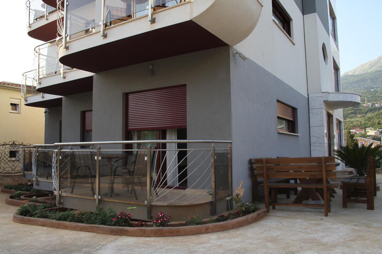 Compass Aparthotel Добра Вода Екстер'єр фото
