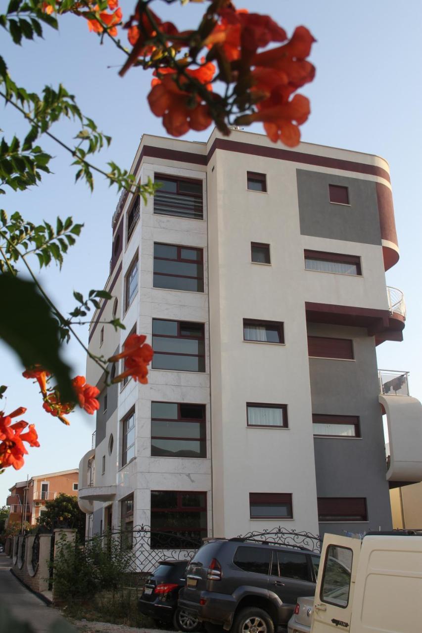 Compass Aparthotel Добра Вода Екстер'єр фото